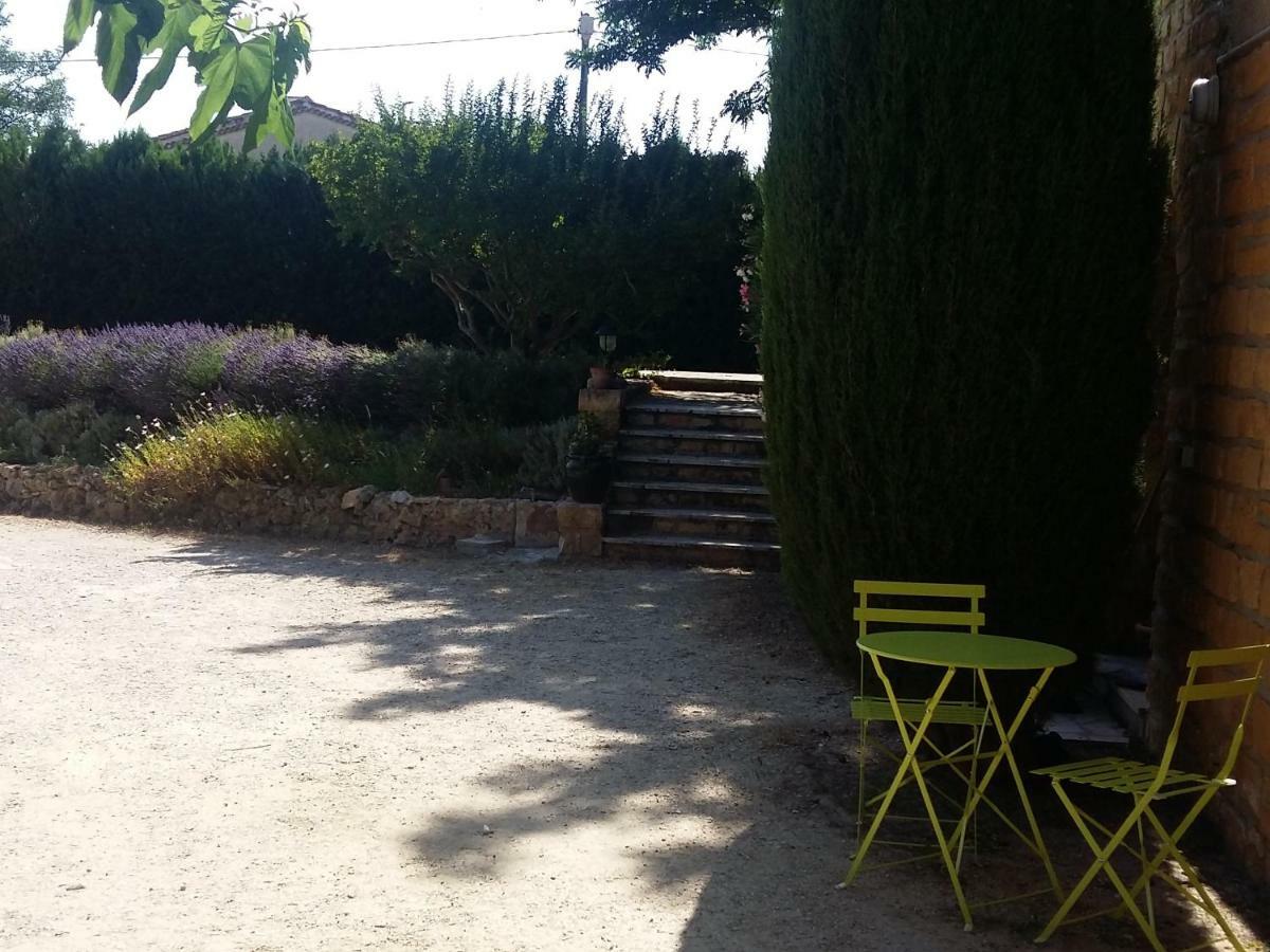 Les Oliviers Apartment Carpentras Exterior foto